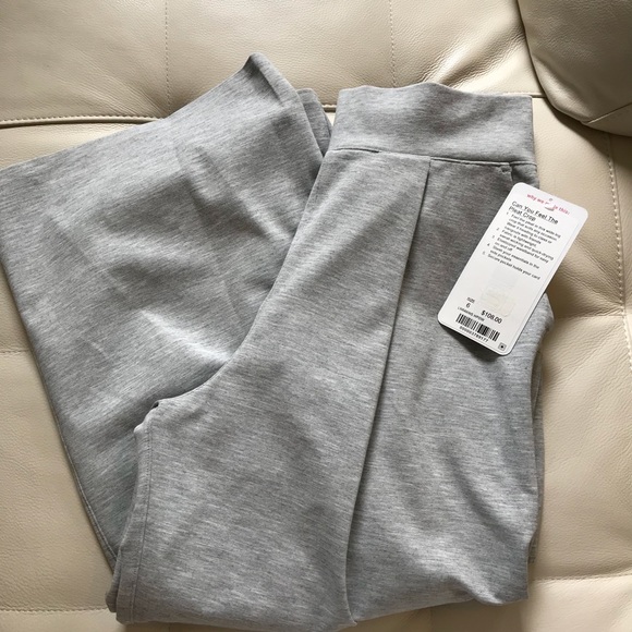 NWT LULULEMON CAN YOU FEEL THE PLEAT CROP GREY - Picture 3 of 7